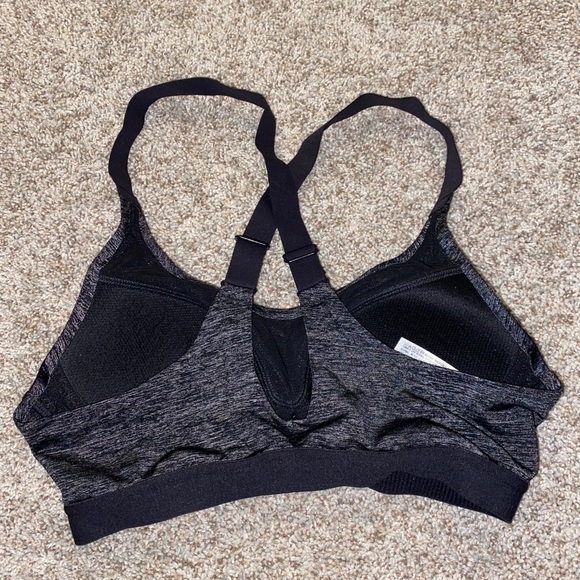 Victoria Secret Sports Bra - Size 32A - Picture 2 of 3